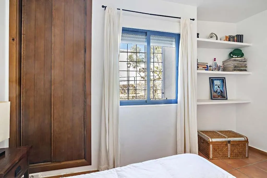 شقة لاس نيغراس  في Apartamento A 100 Metros De La Playa Con Garaje 0*,  إسبانيا