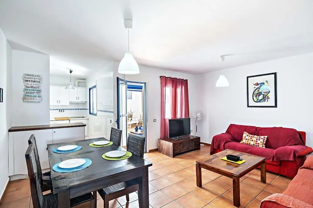 شقة لاس نيغراس  في Apartamento A 100 Metros De La Playa Con Garaje 0*,  إسبانيا